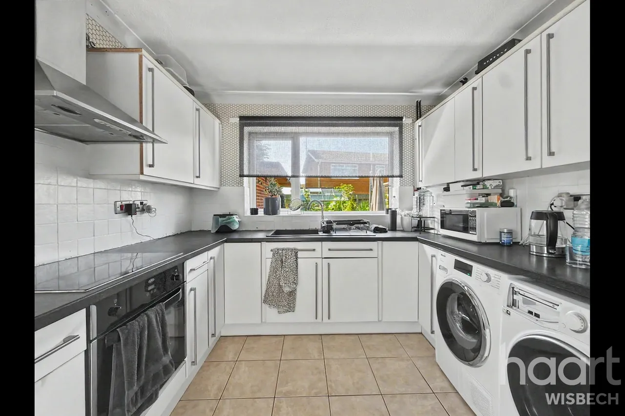 Les Baux Place, Wisbech, PE13, photo 9