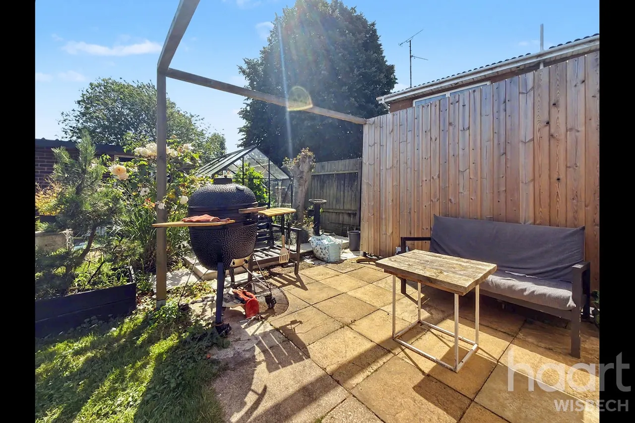 Les Baux Place, Wisbech, PE13, photo 6