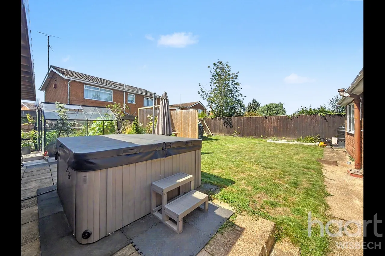 Les Baux Place, Wisbech, PE13, photo 16