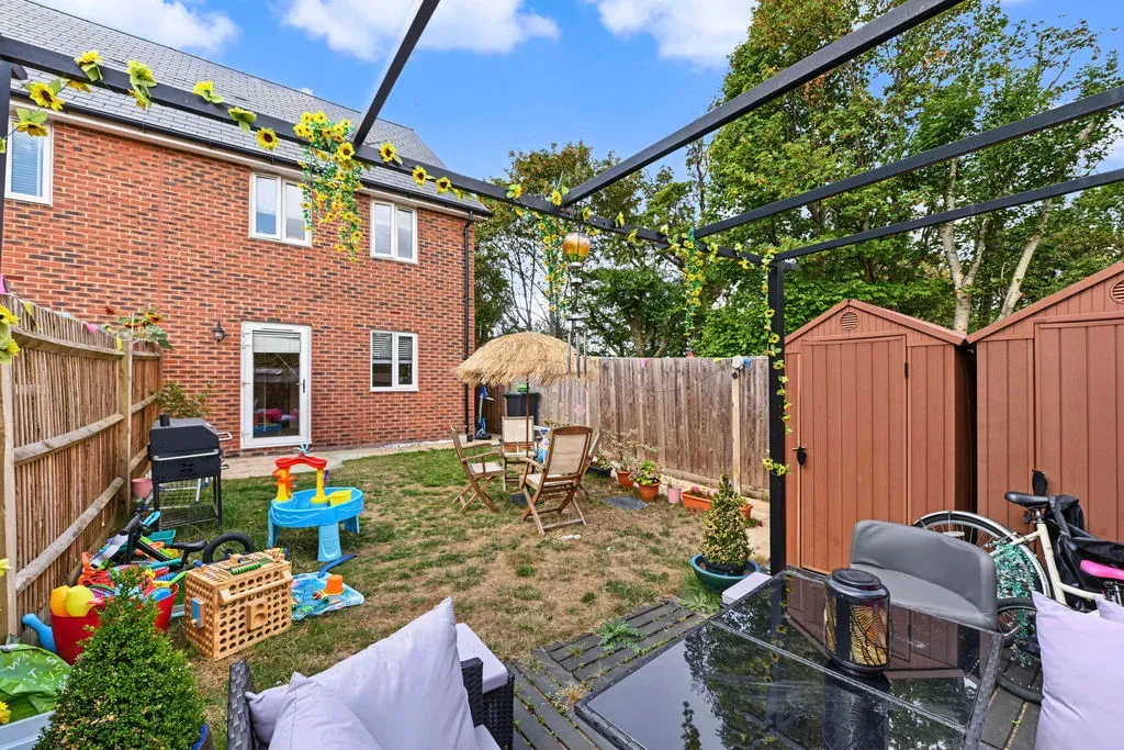 Haxters End, Berkhamsted, Hertfordshire, HP4 3FJ, photo 13