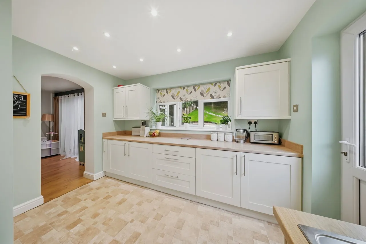Pendlecroft Avenue, Swinton, M27 8TH, photo 7