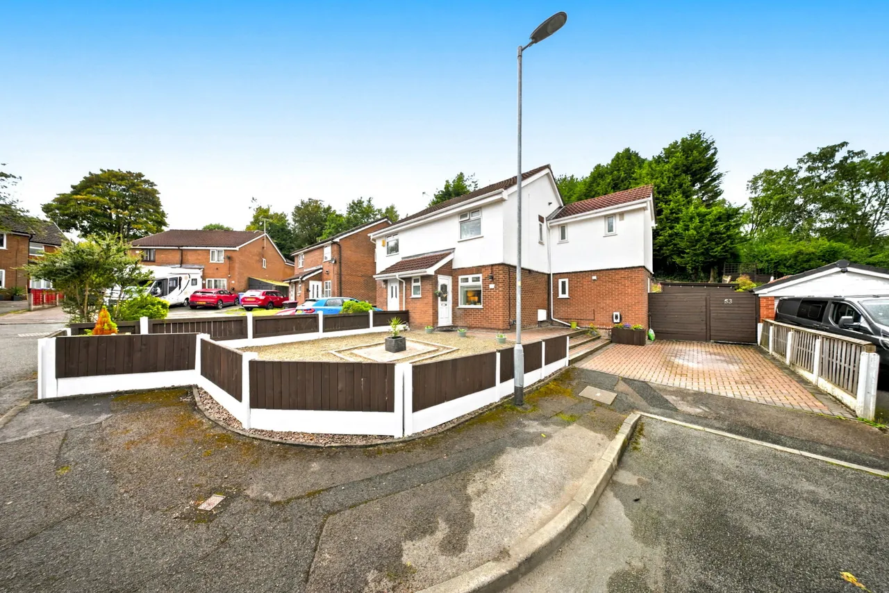 3 bed house for sale — Pendlecroft Avenue, Swinton, M27 8TH