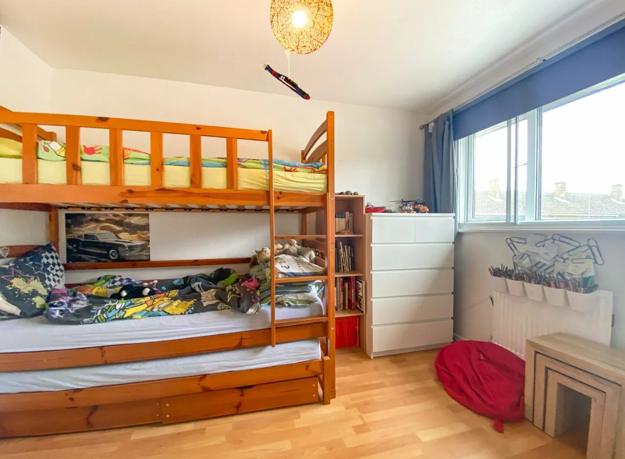Whittington Place, Carterton, OX18, photo 5