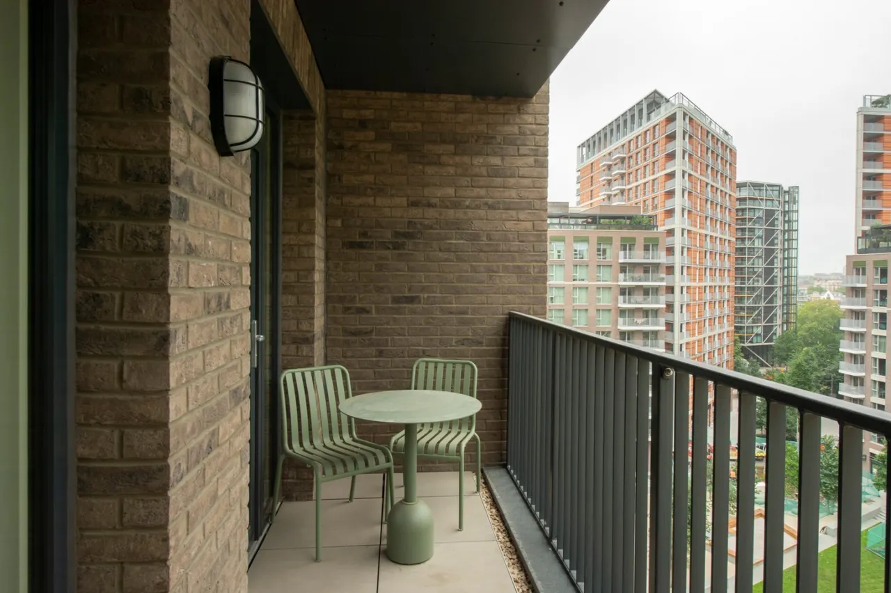 Moat Street, London, SW11, photo 6