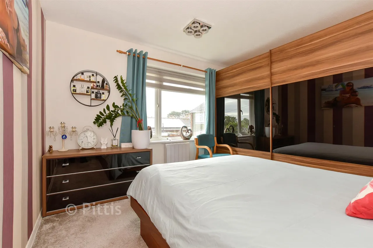Venner Avenue, Cowes, PO31, photo 6