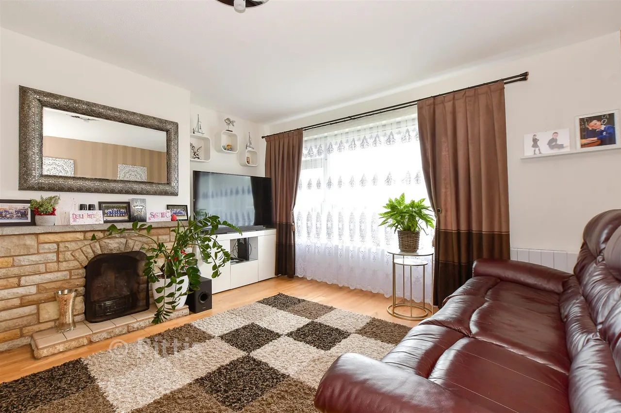 Venner Avenue, Cowes, PO31, photo 3