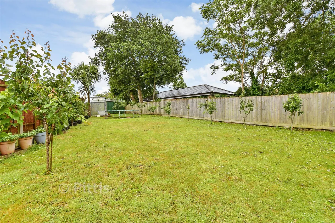 Venner Avenue, Cowes, PO31, photo 8