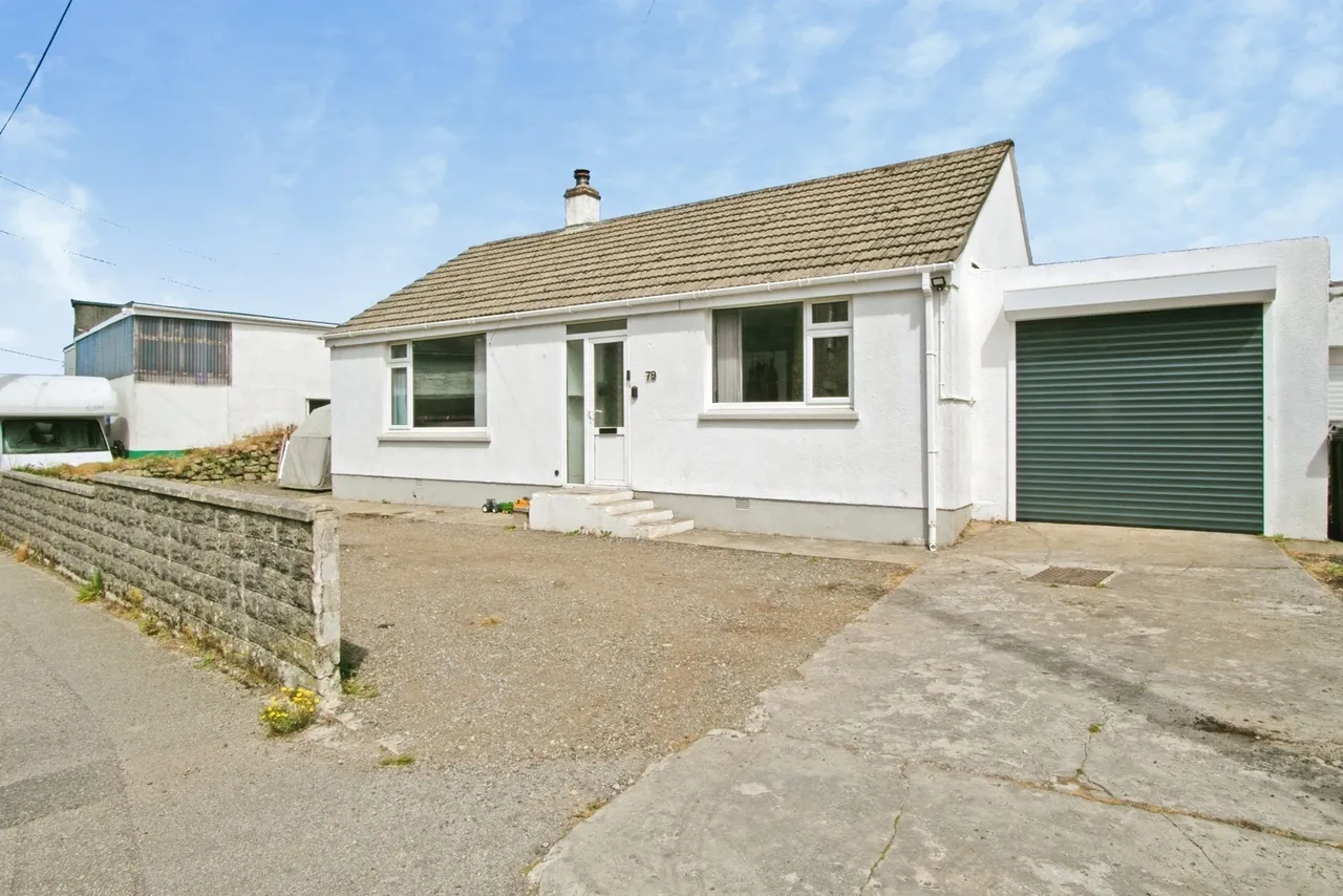2 bed house for sale, Newton Road, Troon, TR14