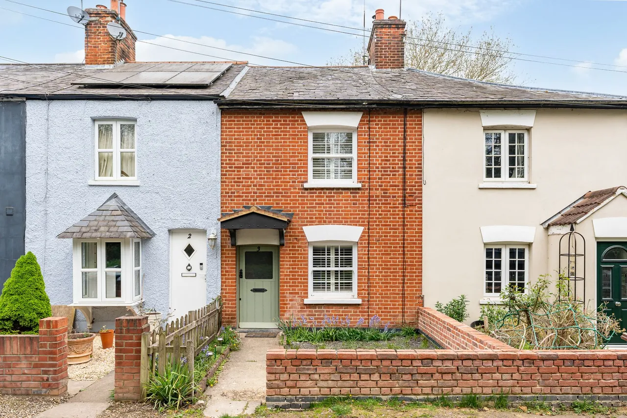 2 bed house for sale — Gore Lane Cottages, Barwick, Ware, SG11 1BX