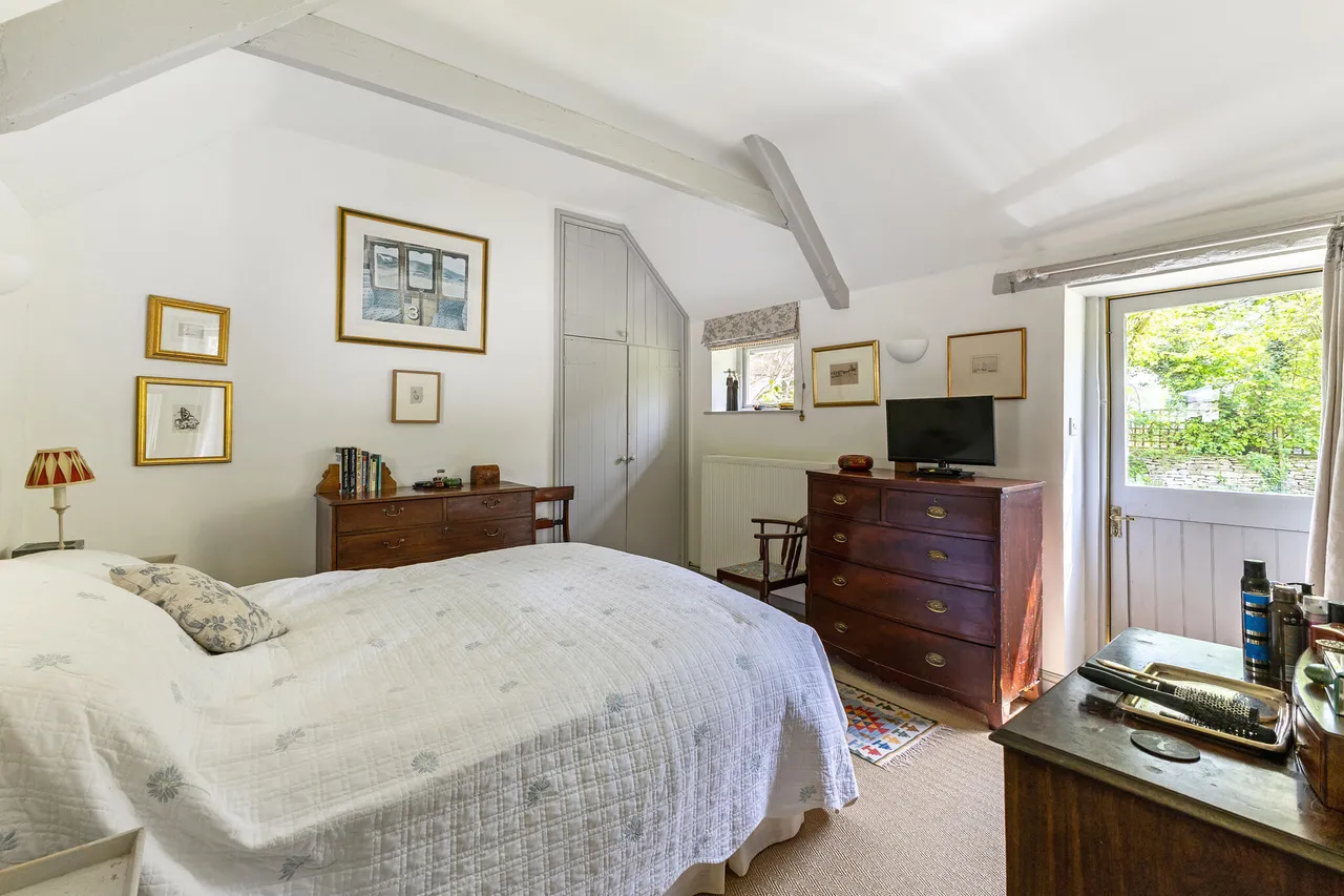 Nr. Rodmarton, Cirencester, GL7, photo 9
