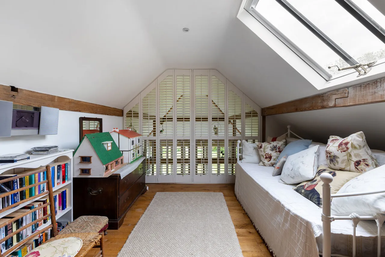 Nr. Rodmarton, Cirencester, GL7, photo 8
