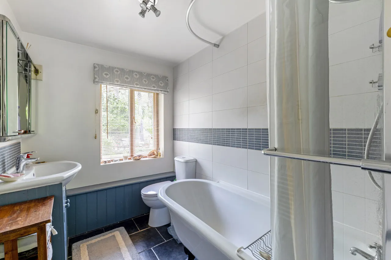 Nr. Rodmarton, Cirencester, GL7, photo 12