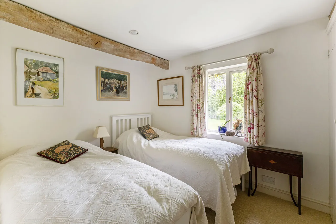 Nr. Rodmarton, Cirencester, GL7, photo 11