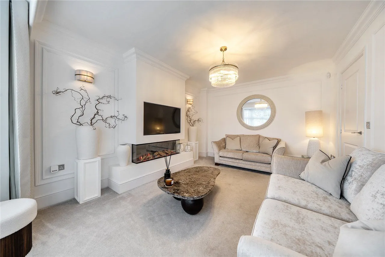 Henrietta Court, Chadderton, OL9, photo 7