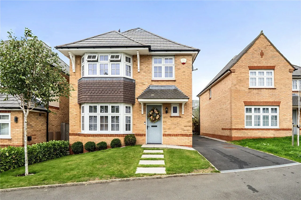 4 bed house for sale, Henrietta Court, Chadderton, OL9