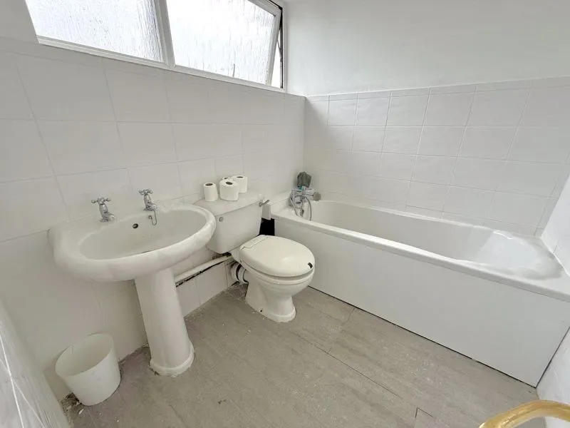 St. Michaels Avenue, Houghton Regis LU5 5DH, photo 12