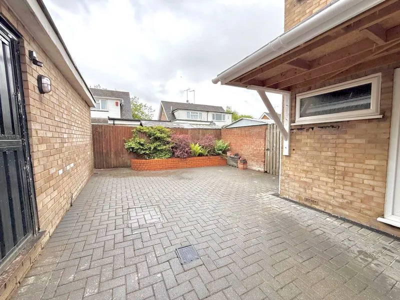 St. Michaels Avenue, Houghton Regis LU5 5DH, photo 17