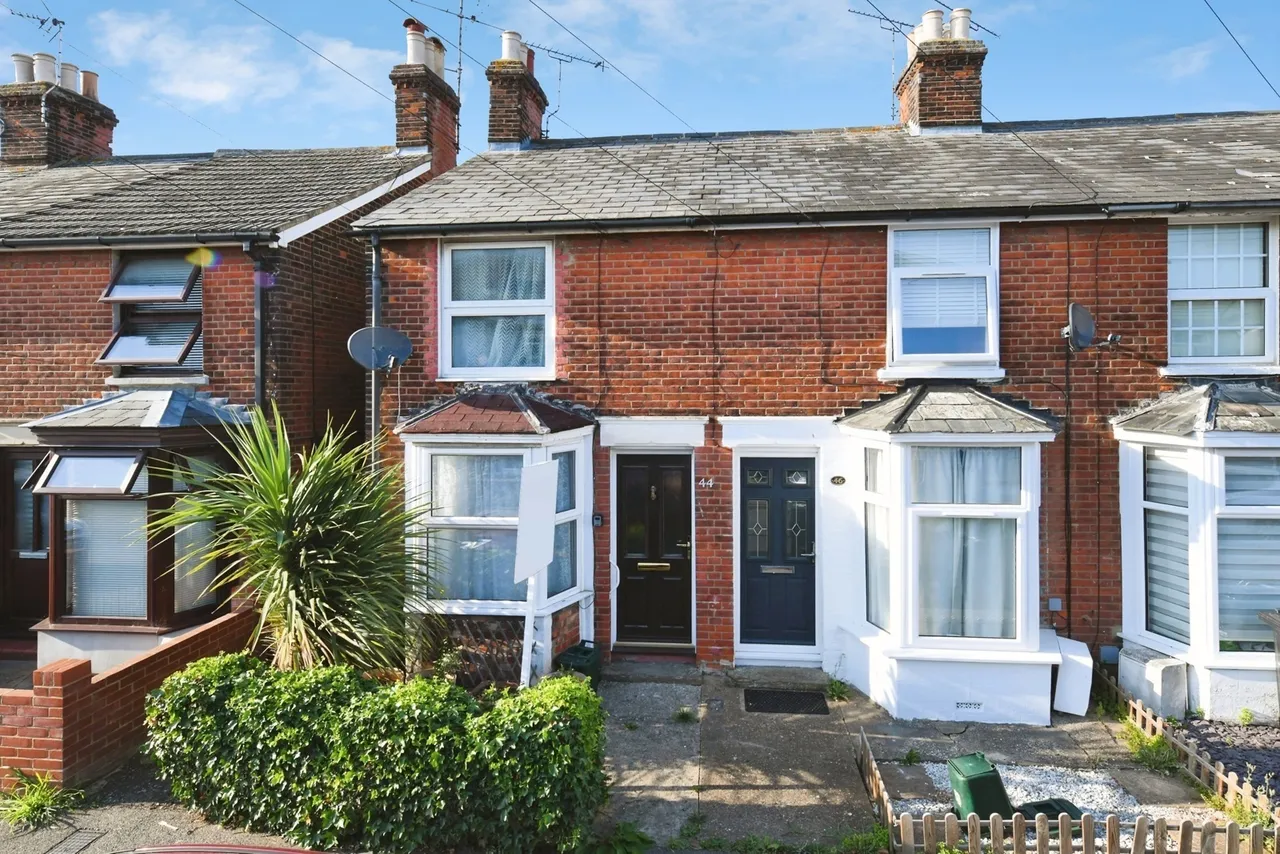 2 bed house for sale — Queens Road, Burnham-on-Crouch, Essex, CM0