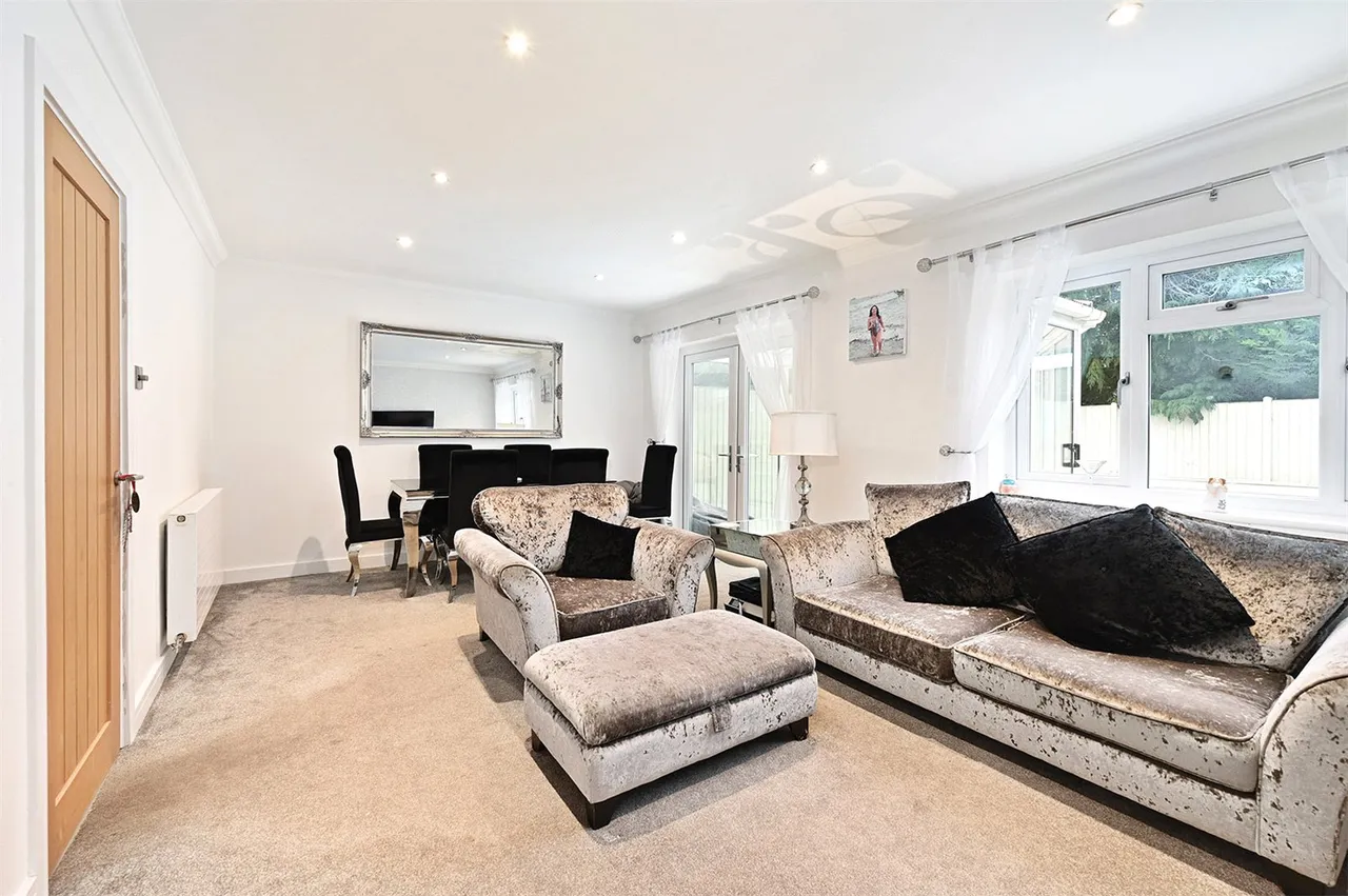 Harpton Close, Yateley, Hampshire, GU46 7SH, photo 11