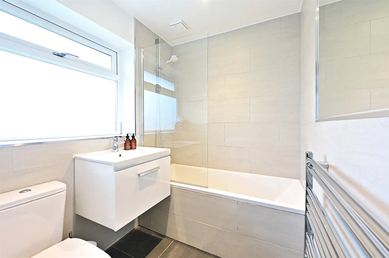 Harpton Close, Yateley, Hampshire, GU46 7SH, photo 7