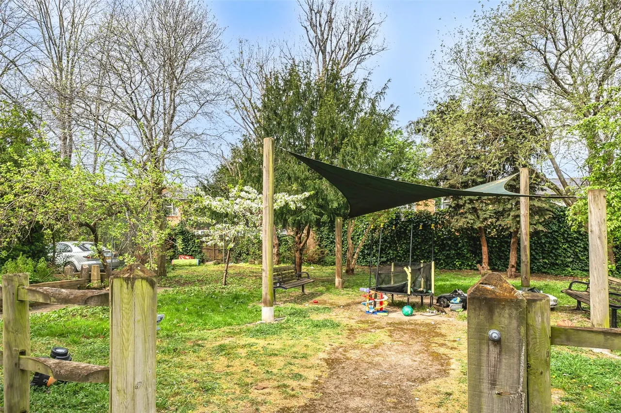 Barry Road, SE22, photo 12