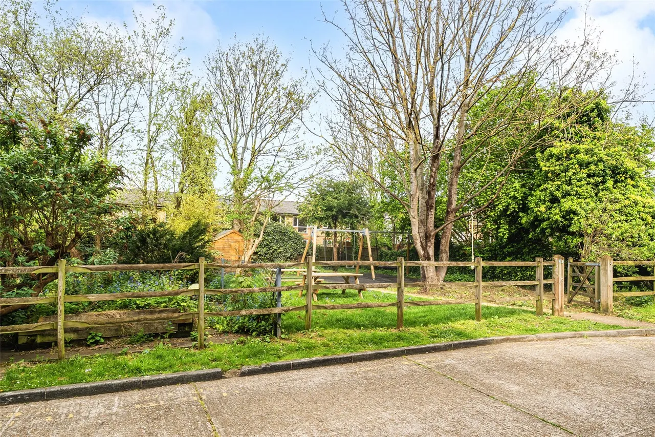 Barry Road, SE22, photo 9