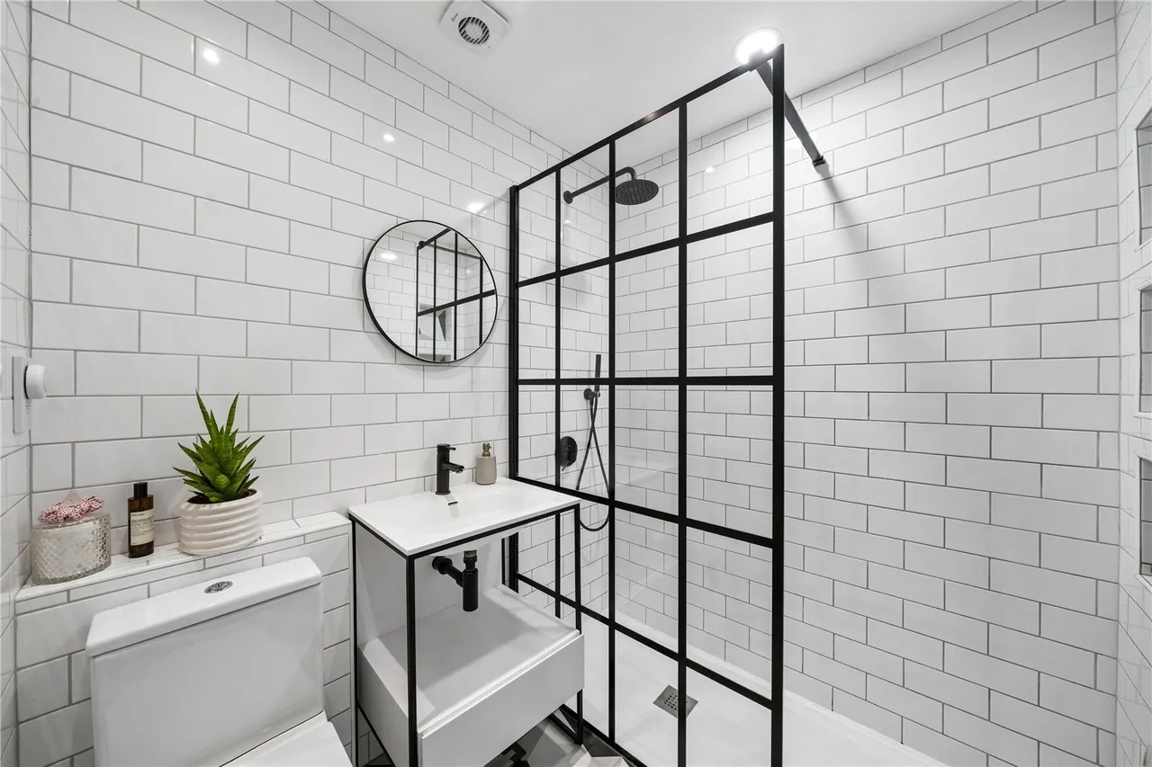 Burmester Road, London, SW17, photo 10