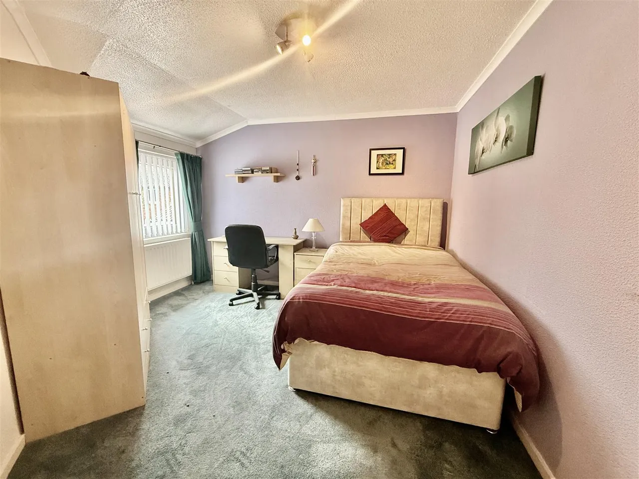 Lomond Close, Washington, photo 13