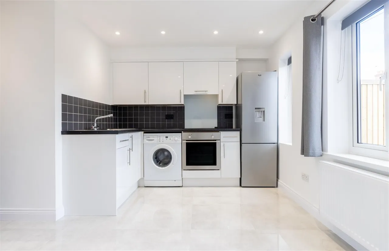 Dashwood Avenue, High Wycombe, HP12, photo 5