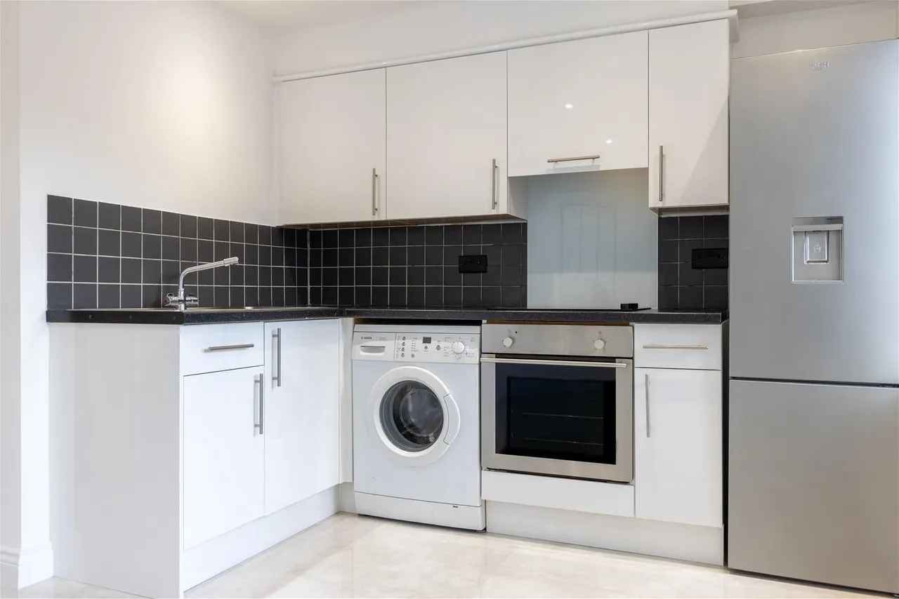 Dashwood Avenue, High Wycombe, HP12, photo 13