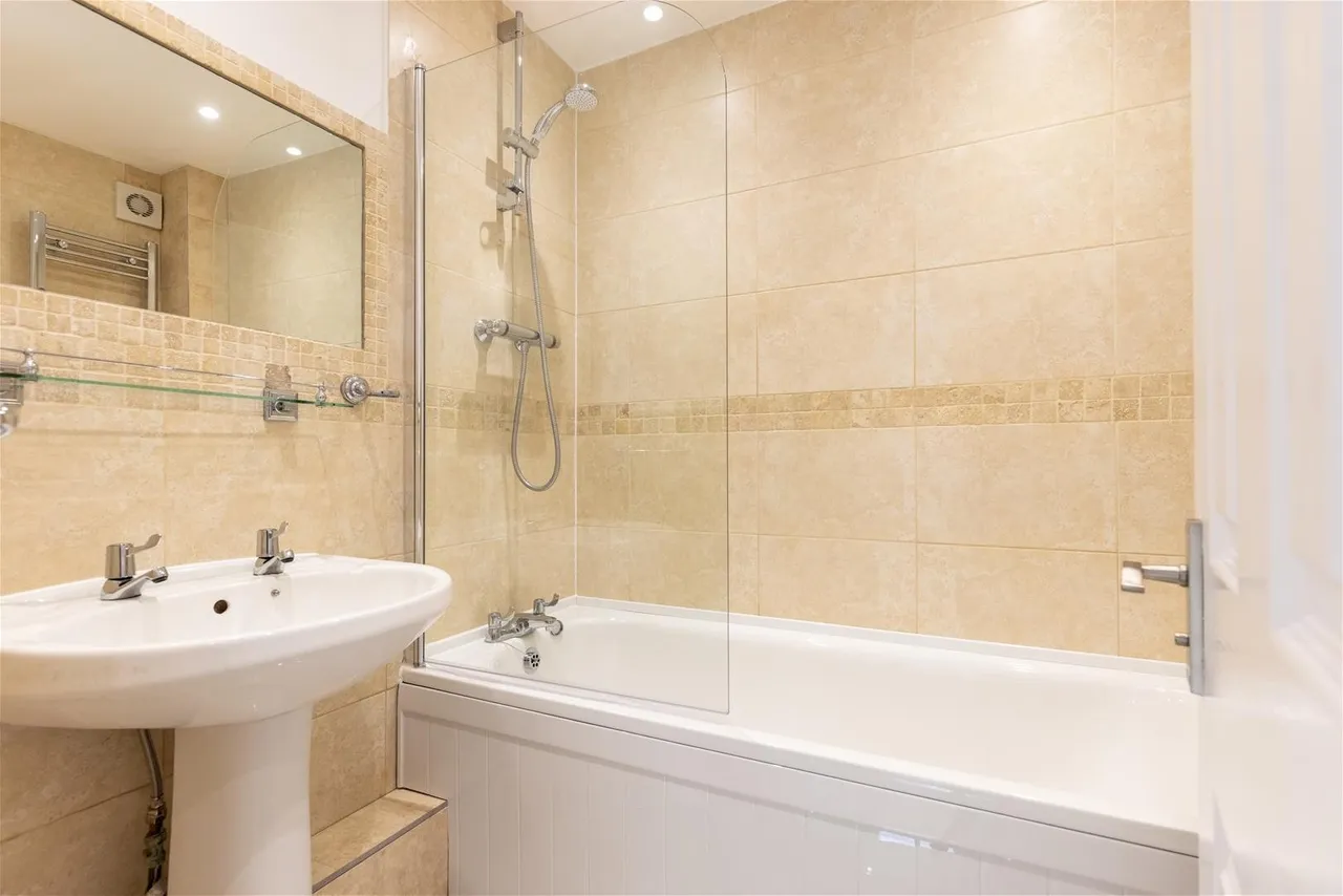 Dashwood Avenue, High Wycombe, HP12, photo 9