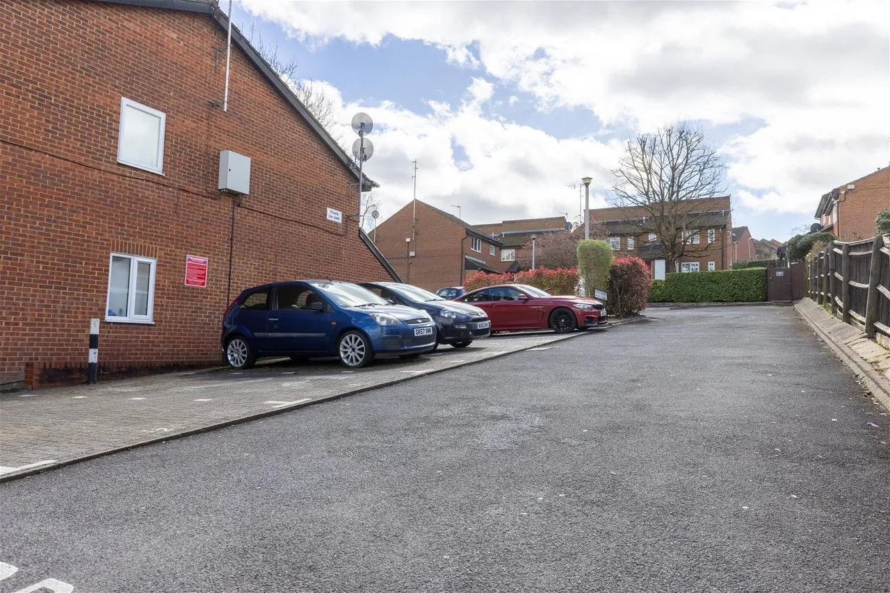 Dashwood Avenue, High Wycombe, HP12, photo 10