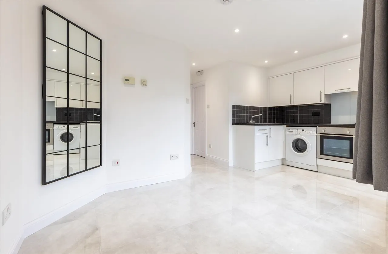 Dashwood Avenue, High Wycombe, HP12, photo 4