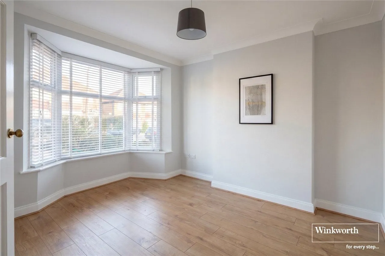 3 bed house to rent, Lodore Gardens, London, NW9
