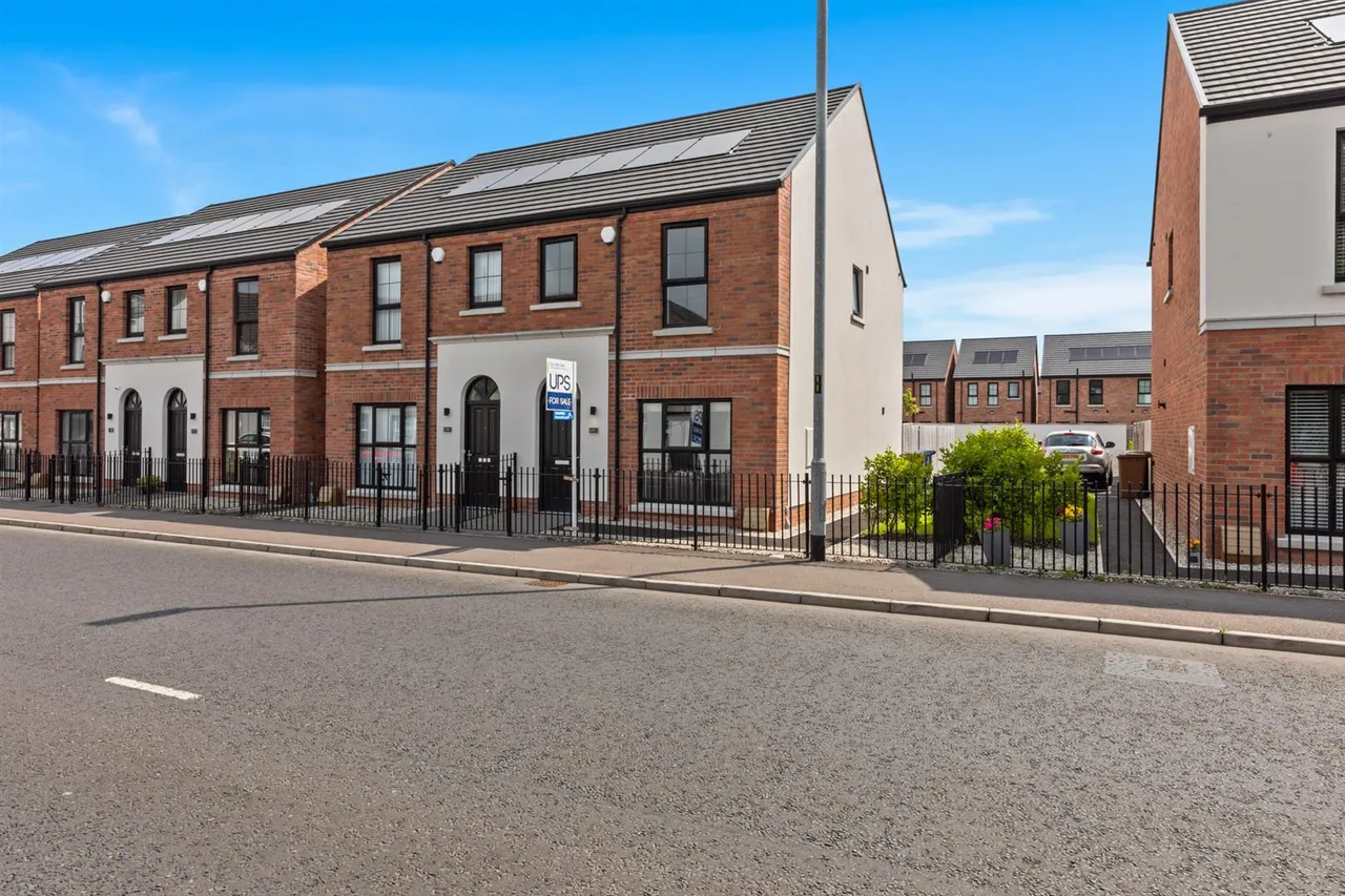 3 bed house for sale, South Street, Newtownards, BT23