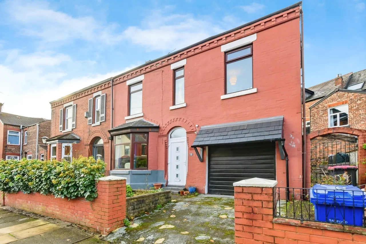 3 bed house for sale — Sumner Road, Salford, M6