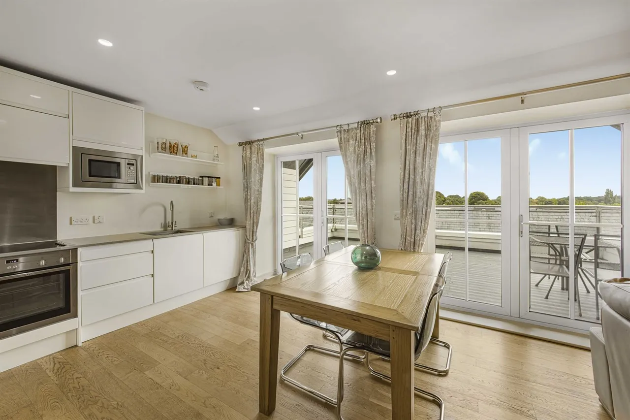 Hale Road, Altrincham, photo 9