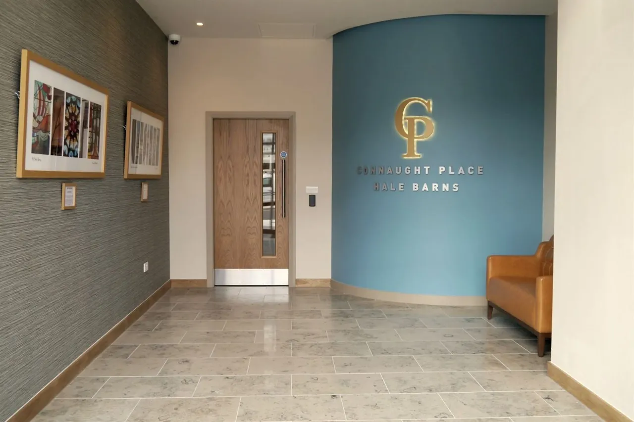 Hale Road, Altrincham, photo 7