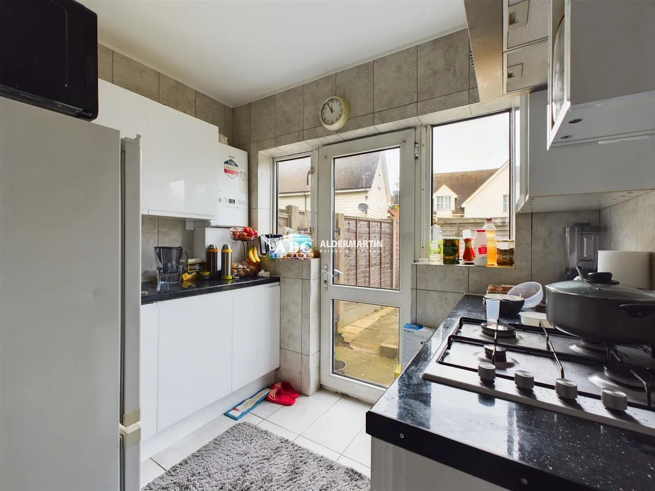 Highfield Avenue, London, photo 3