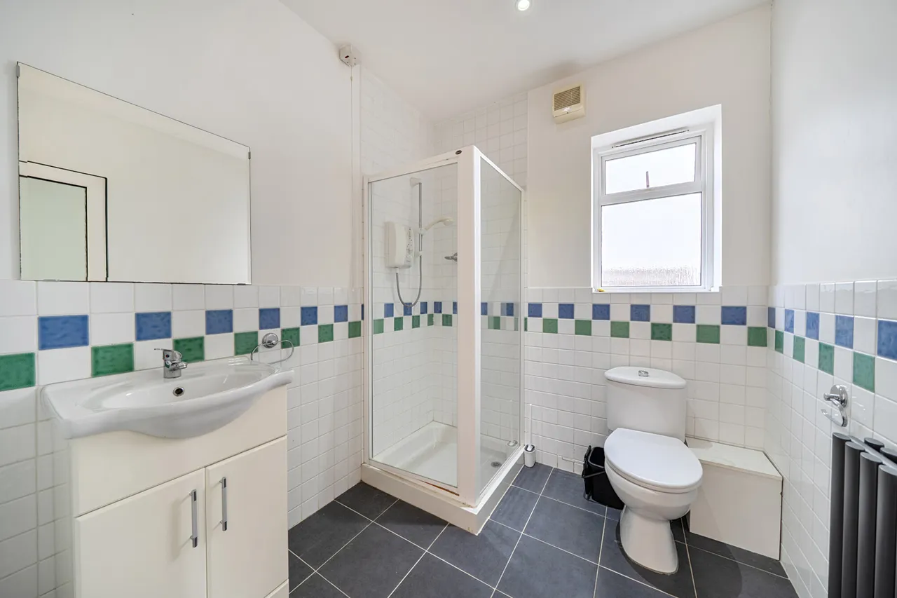 Hillview Road, Hatch End, HA5, photo 9