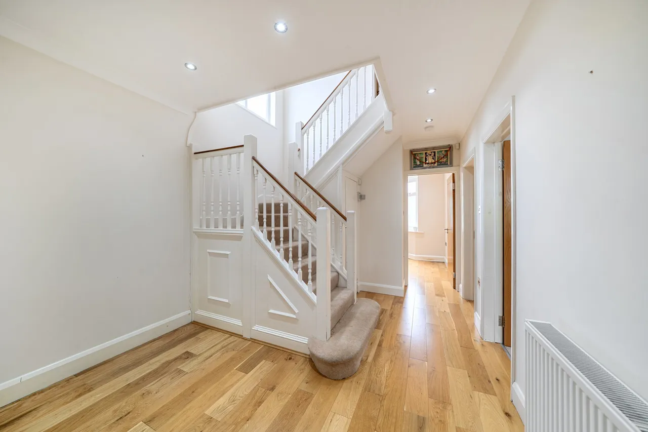 Hillview Road, Hatch End, HA5, photo 4