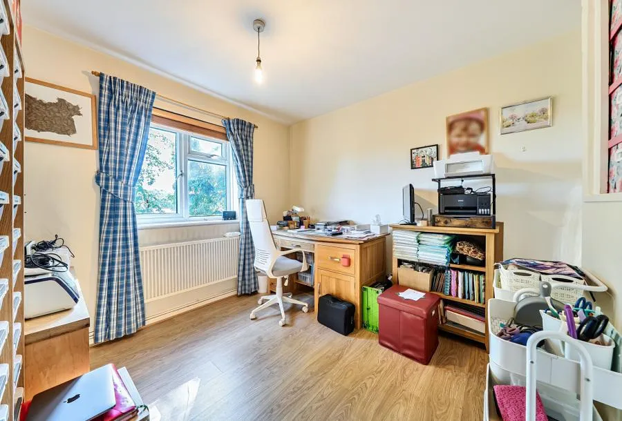 Thursley Gardens, London, SW19, photo 16