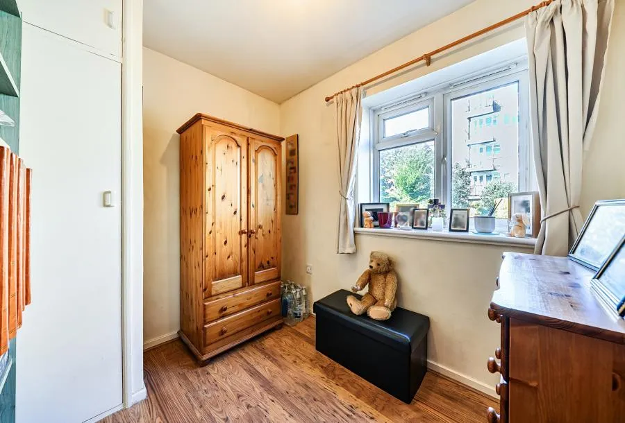Thursley Gardens, London, SW19, photo 17
