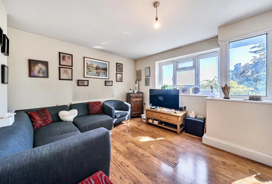 Thursley Gardens, London, SW19, photo 13