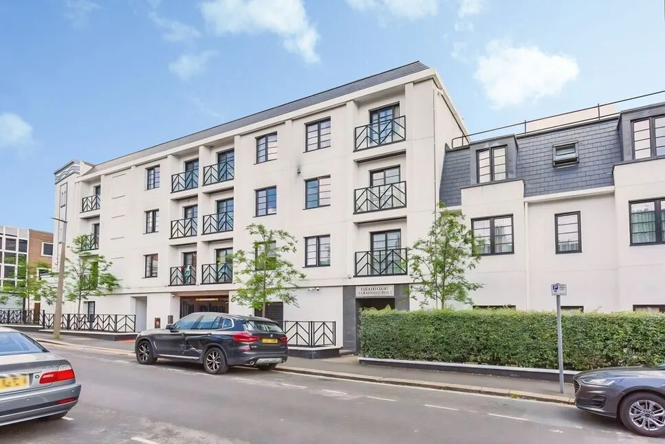 2 bed flat for sale — Granville Road, Watford, Hertfordshire, WD18