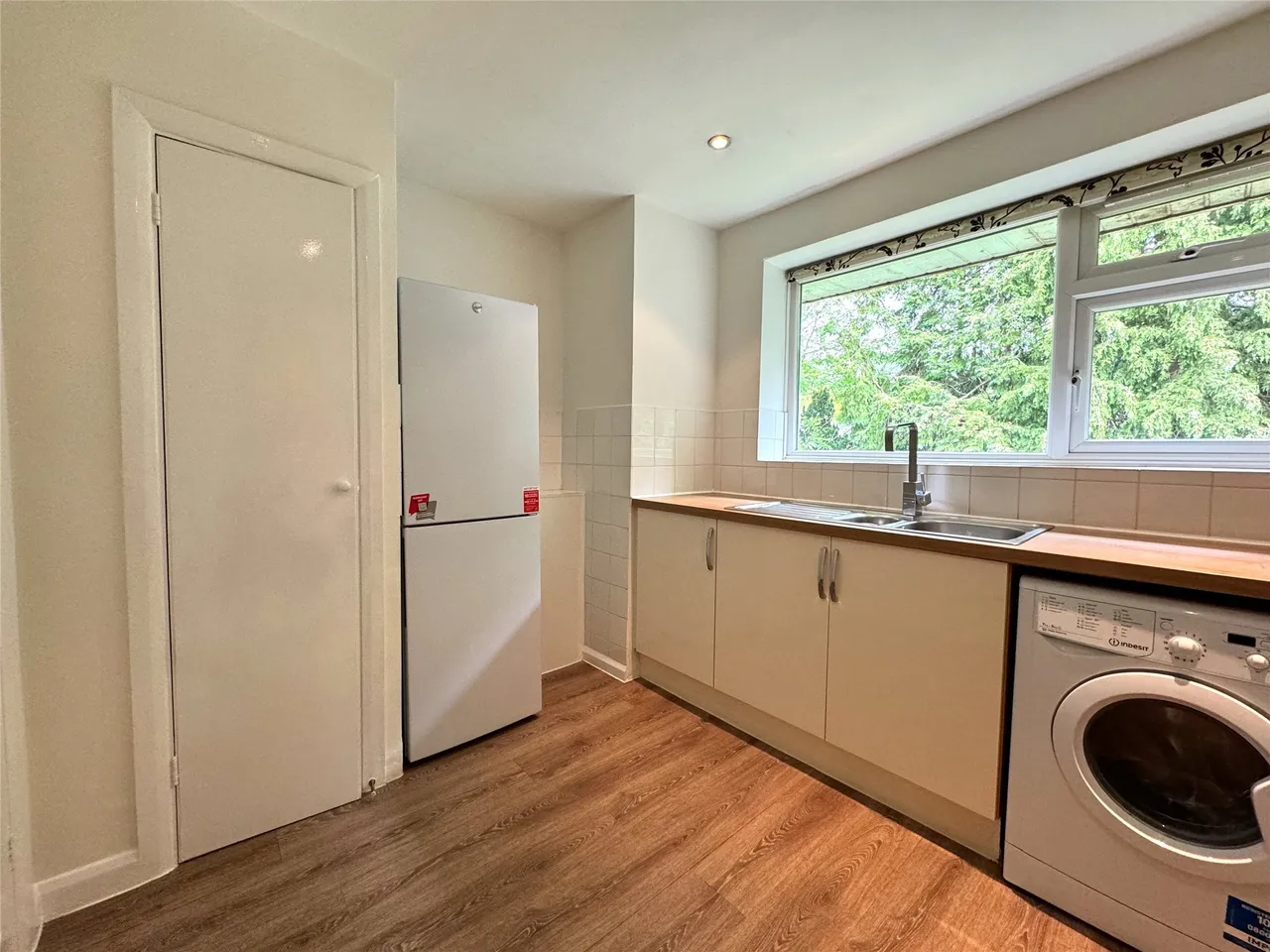 Oakfield Drive, Reigate, RH2, photo 11