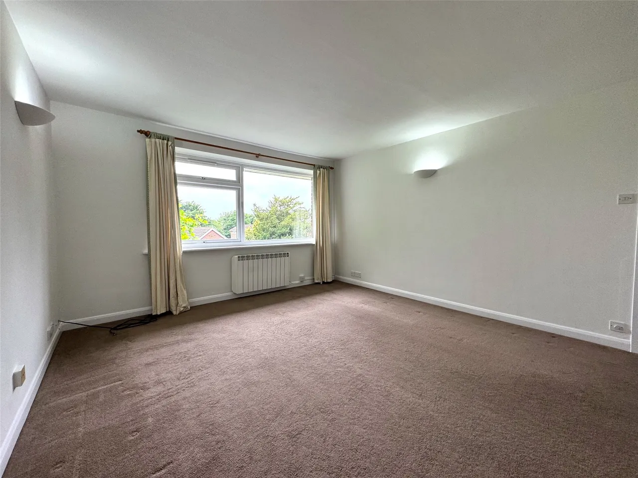 Oakfield Drive, Reigate, RH2, photo 12
