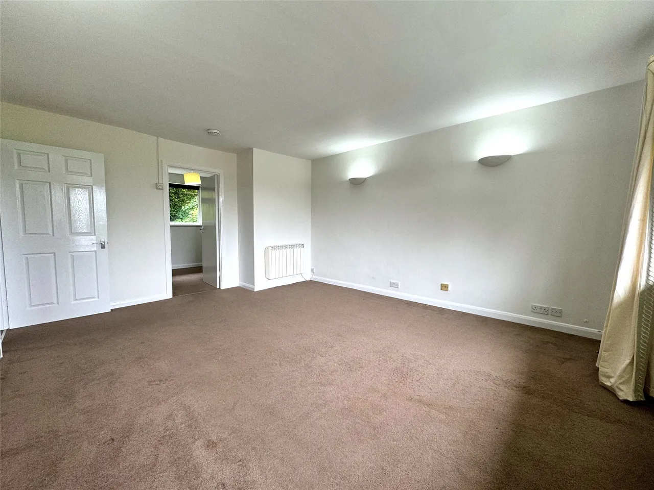 Oakfield Drive, Reigate, RH2, photo 4