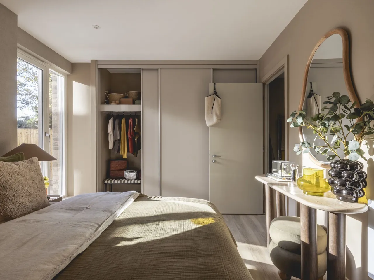 Showflat 7 (1 Bed), Momento Staines-upon-Thames, 28 Mill Mead, photo 2