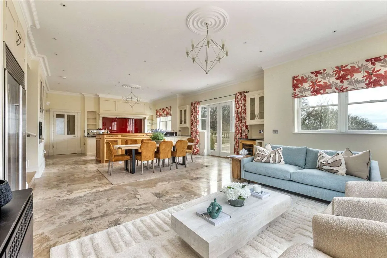 Marley Common, Haslemere, Surrey, GU27 3PT, photo 9
